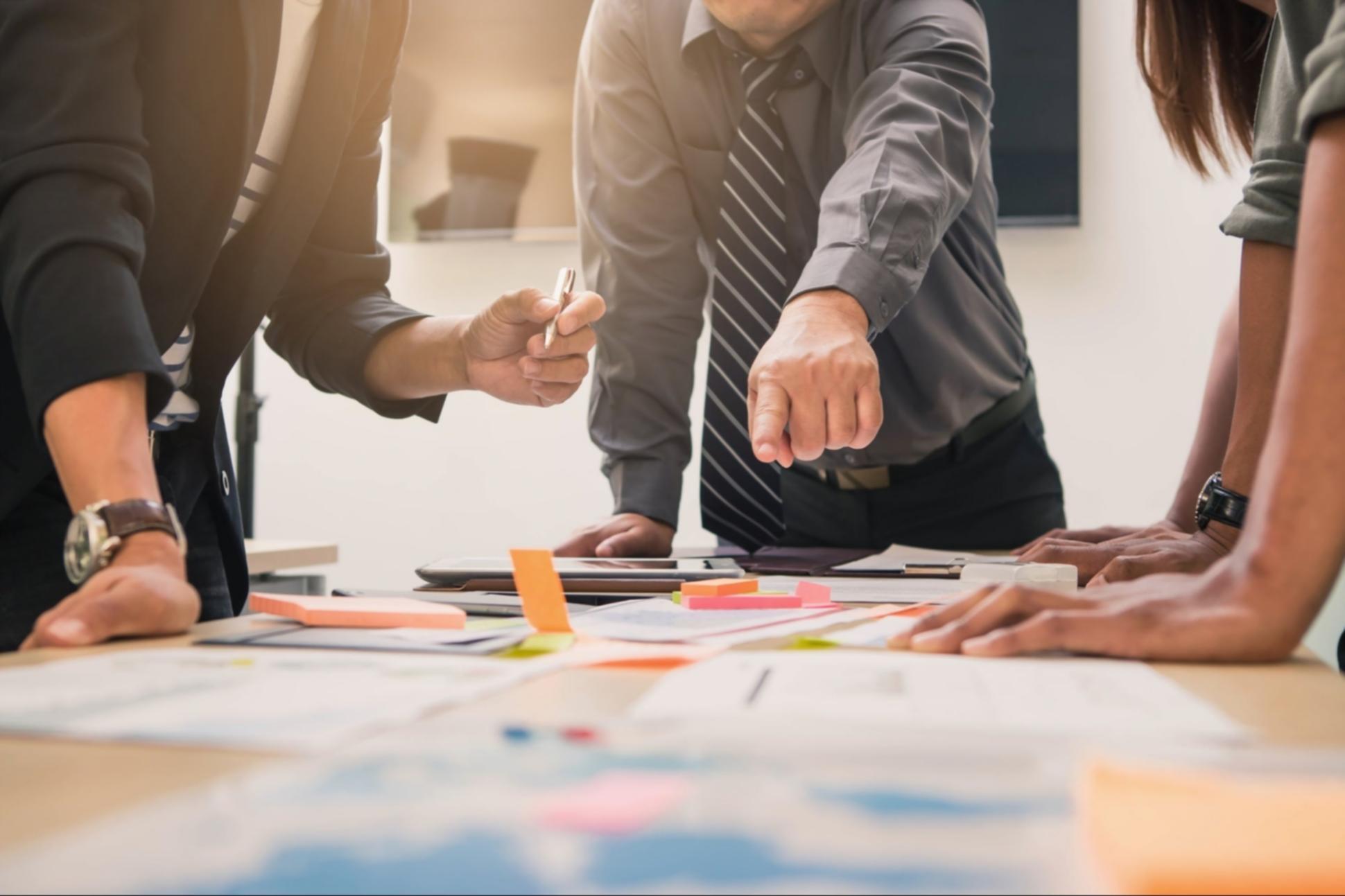 Sesión de trabajo sobre control ambiental en Mirathenov