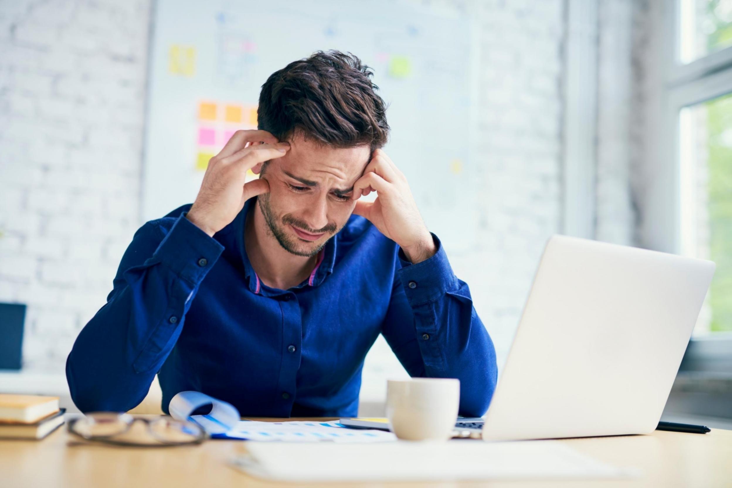 Participantes trabajando en ejercicios sobre control ambiental